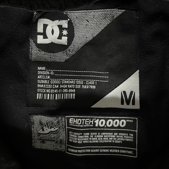 DC Exotex women’s snowboarding pants, size medium - Picture 5 of 7